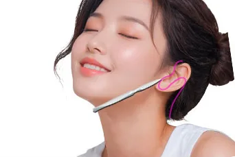Gambar klinik bagi facelift penuh, dipaparkan bersebelahan gambar mini facelift di bahagian laman klinik yang membandingkan kedua-duanya.