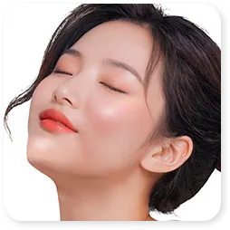 クリニックの顔の脂肪吸引の手順2(Step 02)の図。脂肪を取ったあとの、すっきりしたあごのライン。